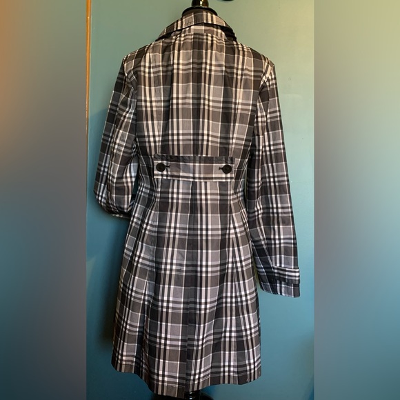 Relativity rain coat - Picture 8 of 16